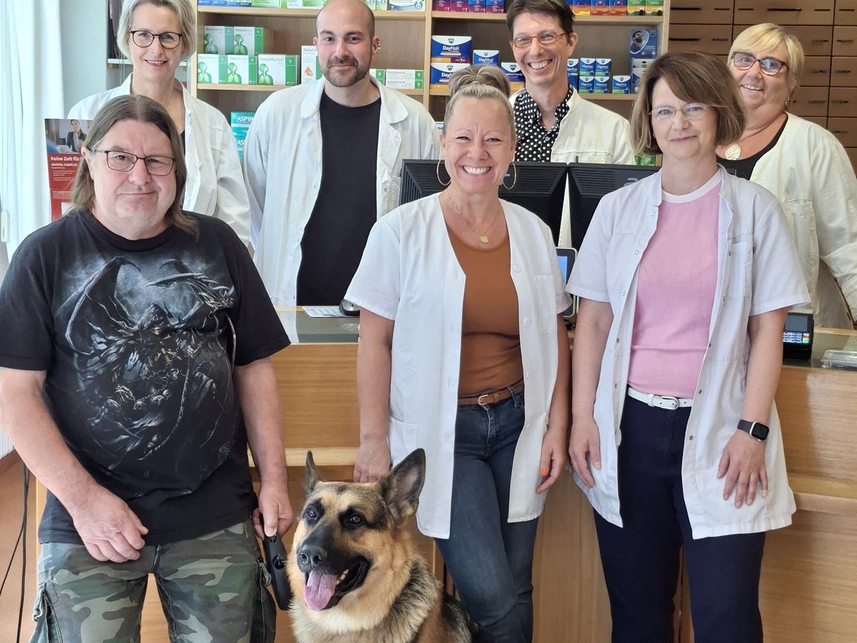 Team berät zu Erkältung und Grippe in der Apotheke in der Galenusstraße in Berlin